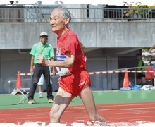 105-летний Хидекити Миядзаки обновил рекорд на стометровке