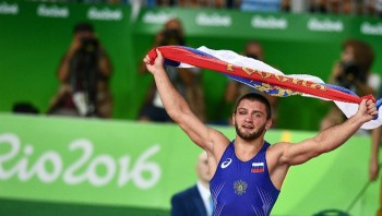 Борец Чакветадзе из России завоевал золото Рио-2016